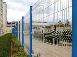 【供應青山城市花壇綠化熱銷雙道折彎護欄網圍欄產品】價格_廠家 - 中國供應商